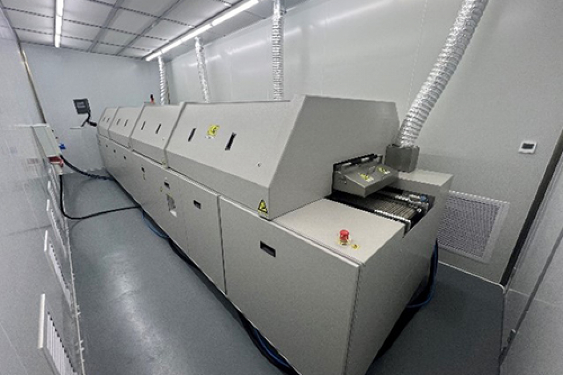 Reflow-Lötanlage von Rehm Thermal Systems im Reinraum (Bild: Rehm Thermal Systems)